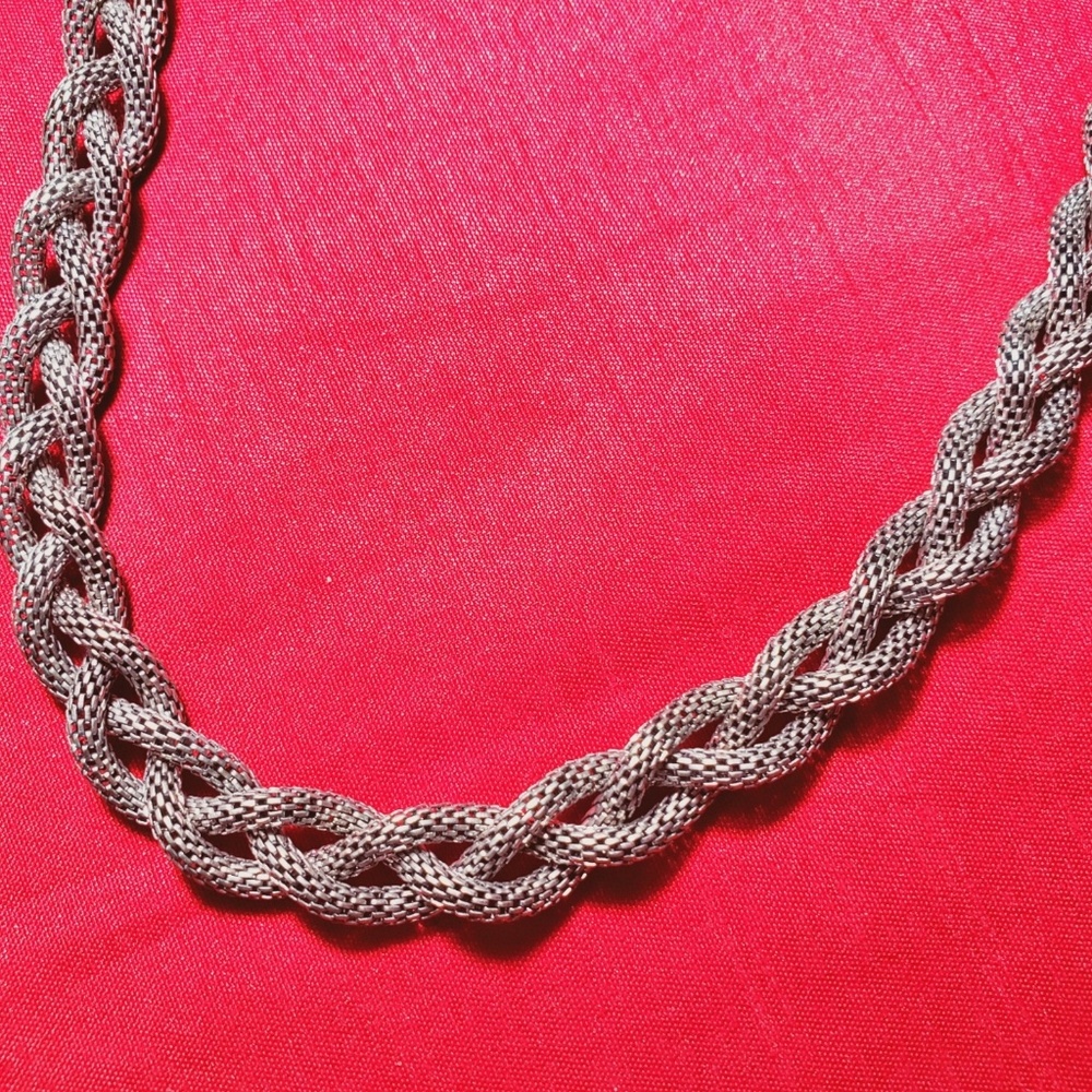 Silver braided chain necklace